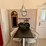 Iza Bella Classic Romantica Spacious 2Br