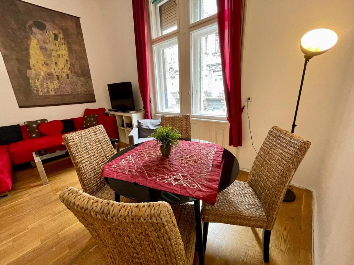 Iza Bella Classic Romantica Spacious 2br