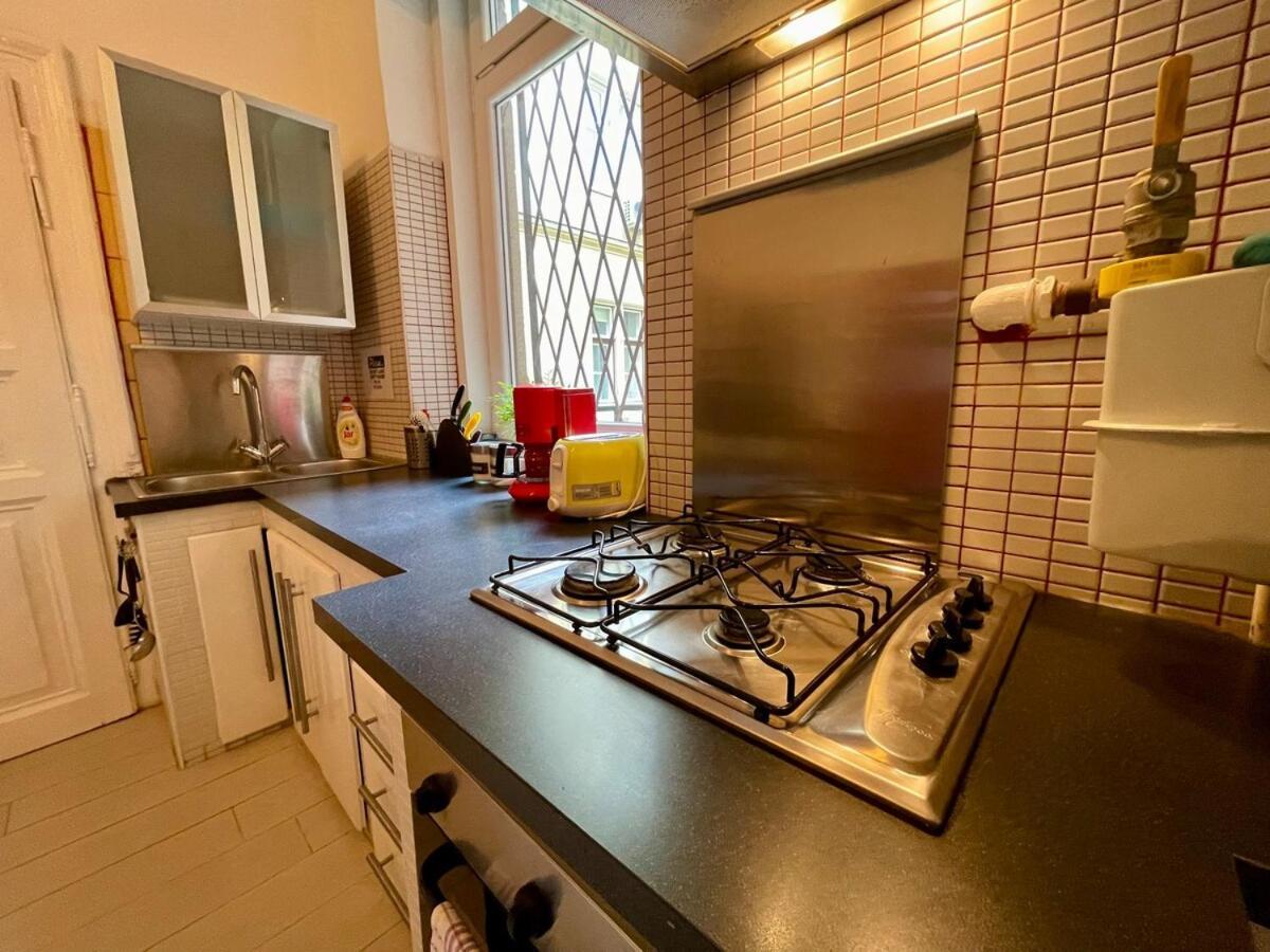 Apartamento Iza Bella Classic Romantica Spacious 2br Budapest